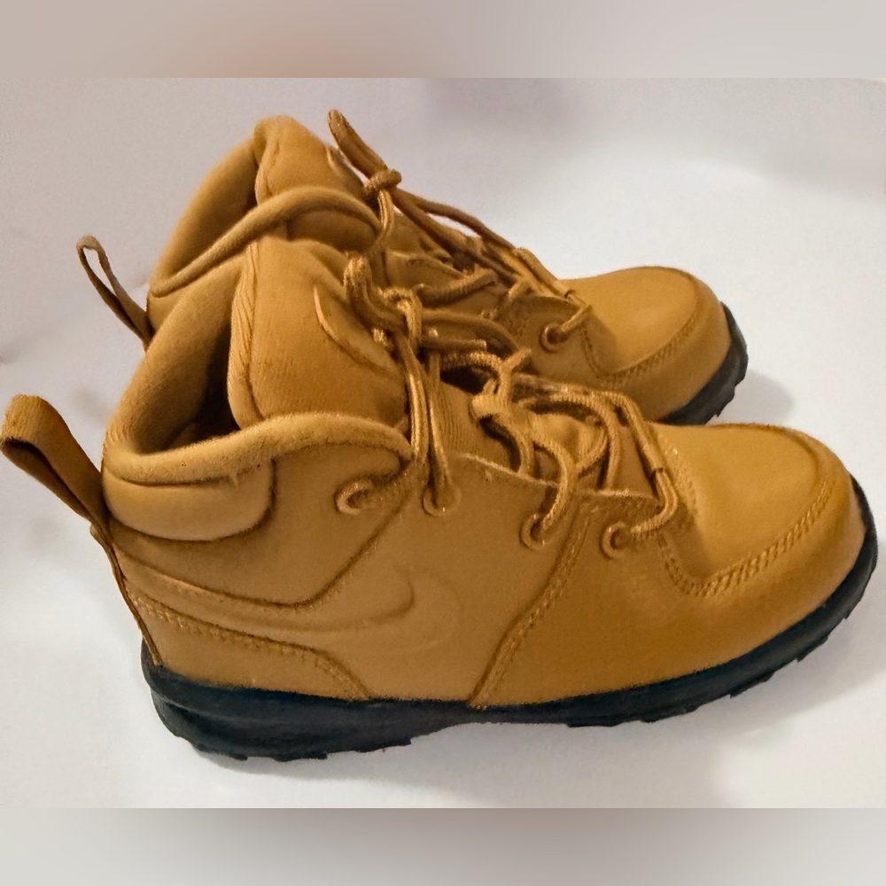 Nike Kids Wheat High-Top Boots